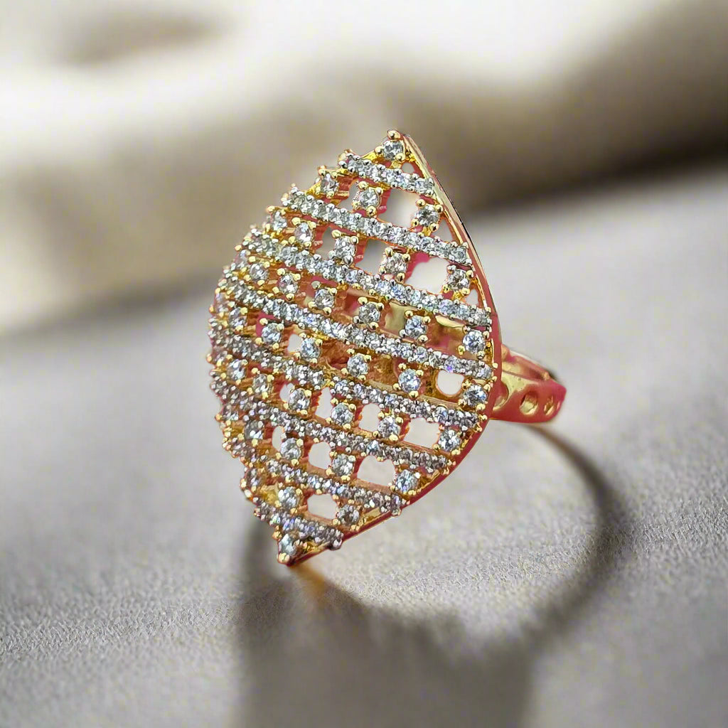 Klassieke Cubic Zirconia Ring – Verstelbaar met Mehndi & Rhodium 2-Tone Plating