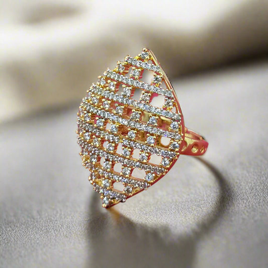 Klassieke Cubic Zirconia Ring – Verstelbaar met Mehndi & Rhodium 2-Tone Plating