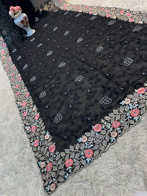 Saree met steentjes en gekleurde bewerking - zwart