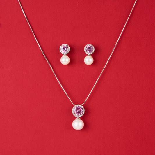 Delicate sieradenset met parel