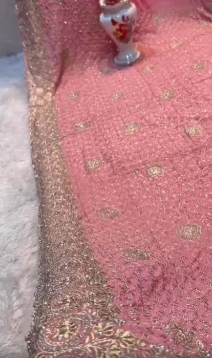 Roze sareestof met strass steentjes