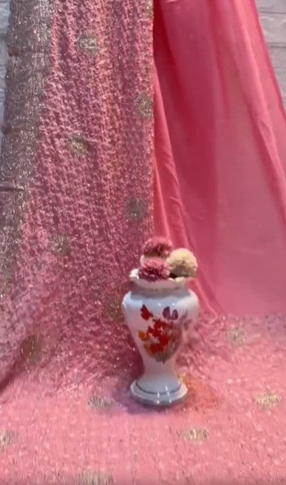 Roze sareestof met strass steentjes